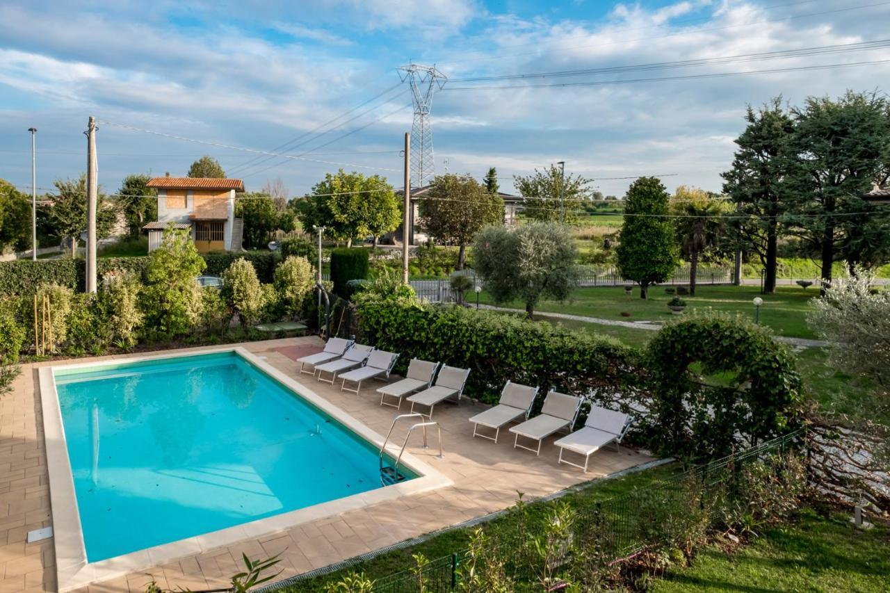 Apartmán Residenza Oleandro Desenzano del Garda Exteriér fotografie